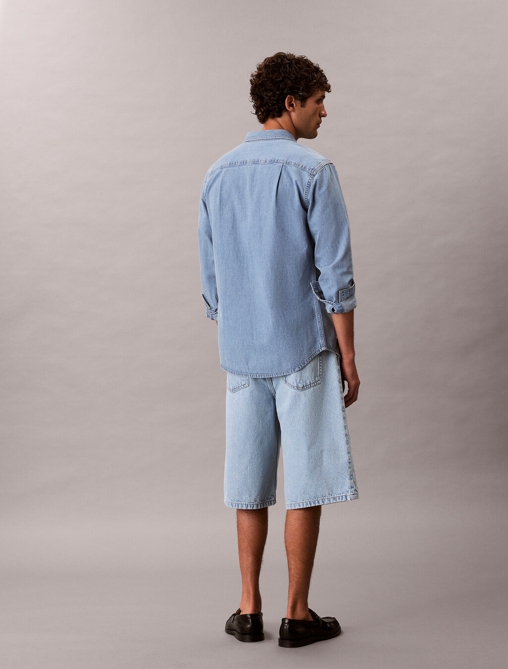 Buy 데님 라이트 블루 롱 쇼츠 in color Deep Blue