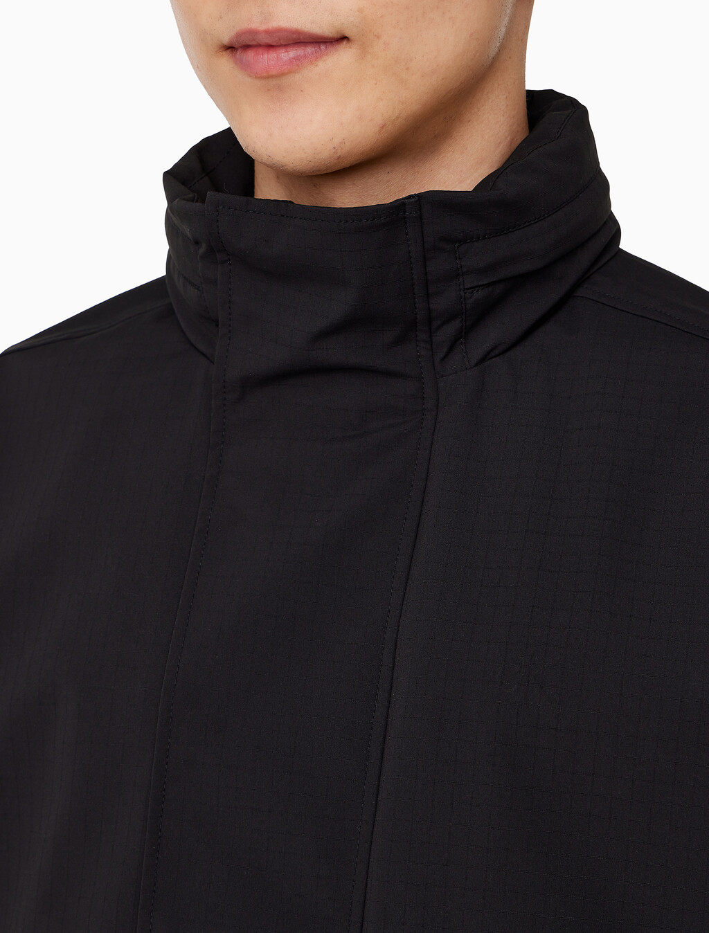 Buy 남성 릴렉스핏 패커블 후드 테크 자켓 in color CK BLACK