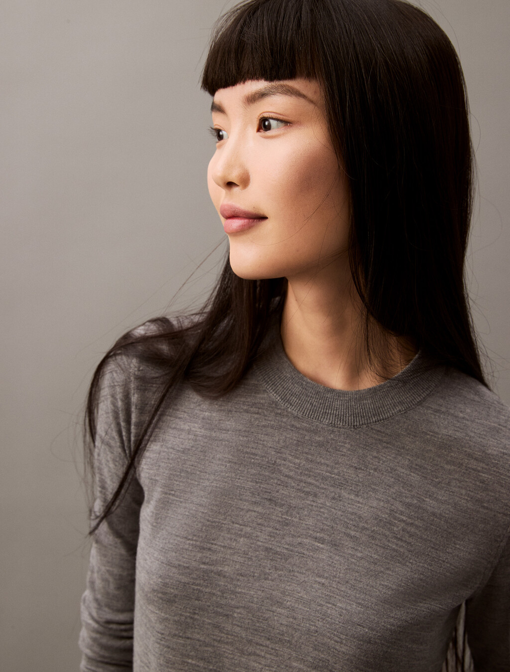 Buy 여성 롱슬리브 테크 메리노 울 크루넥 스웨터 in color MEDIUM GREY HEATHER