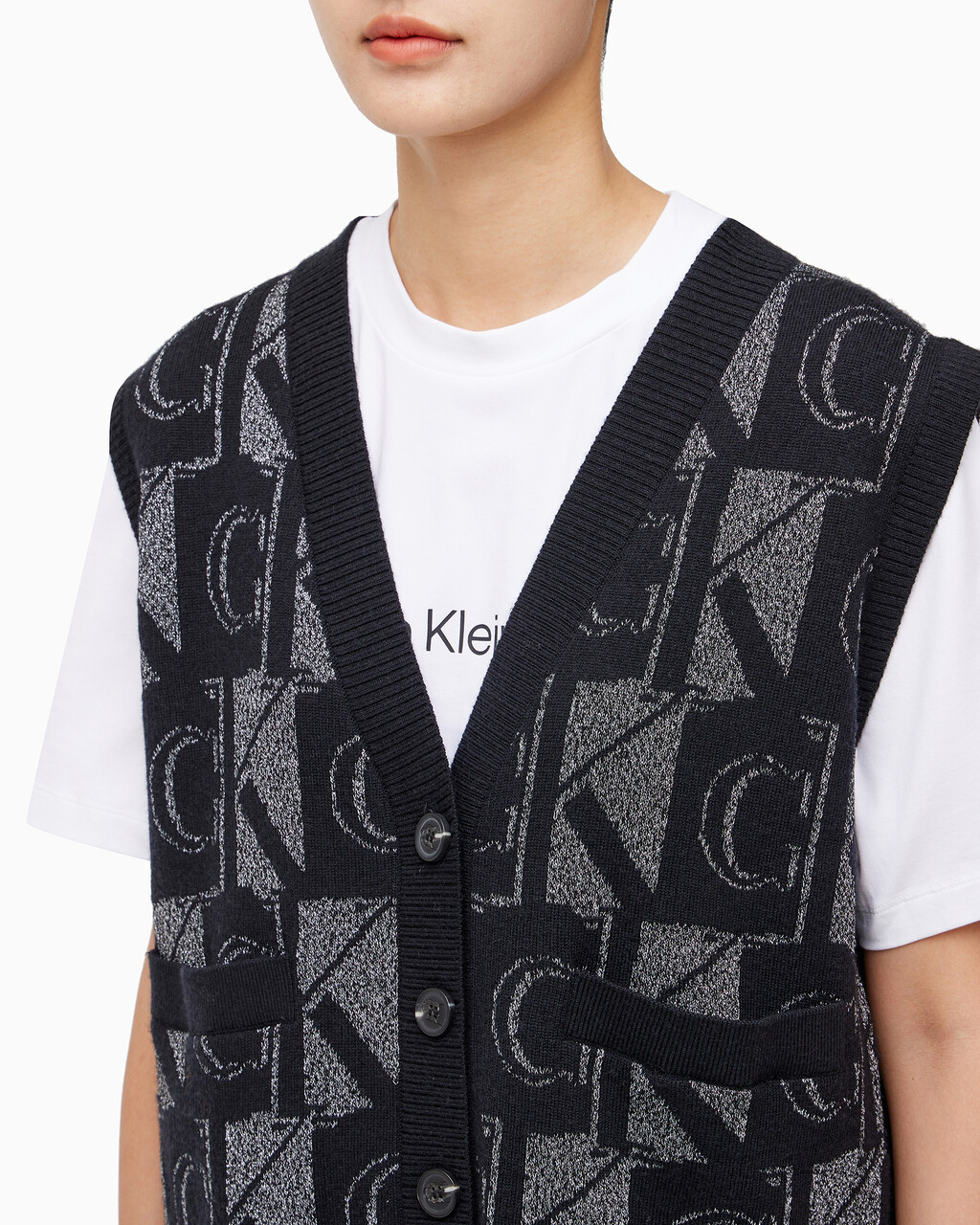 Buy 여성 프리미엄 라인 메탈릭 올오버프린트 베스트 in color CK BLACK