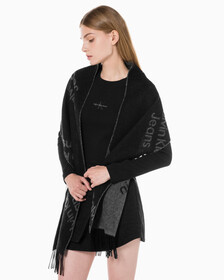 Buy 여성 CKJ AOP 로고 울 스카프 in color BLACK