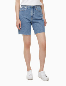 Buy 여성 버뮤다 맘핏 데님 쇼츠 in color CHALKY BLUE