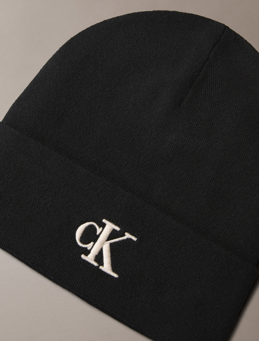 Buy 여성 CK 파인 립 비니 in color BLACK
