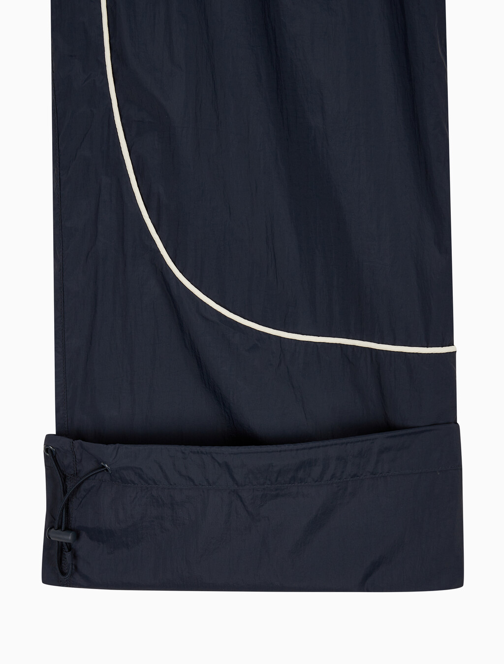 Buy 여성 크링클 나일론 조거 팬츠 in color Navy