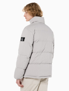 Buy 남성 레귤러핏 스탠드 카라 숏 다운 푸퍼 재킷 in color GREY