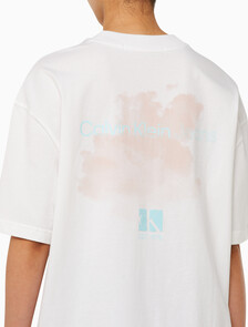 Buy 남녀공용 디퓨즈 그래픽 반팔 티셔츠 in color BRIGHT WHITE