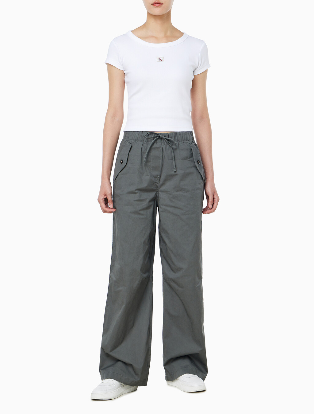 Buy 여성 라이트웨이트 코튼 카고 팬츠 in color GUNMETAL HTR