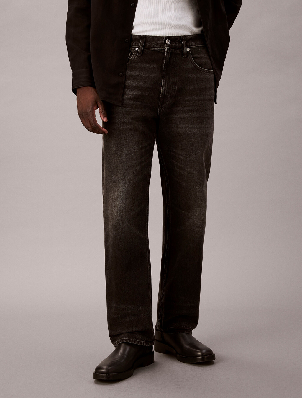 Buy 남성 90S 스트레이트핏 클라인 블랙 데님 in color Washed black