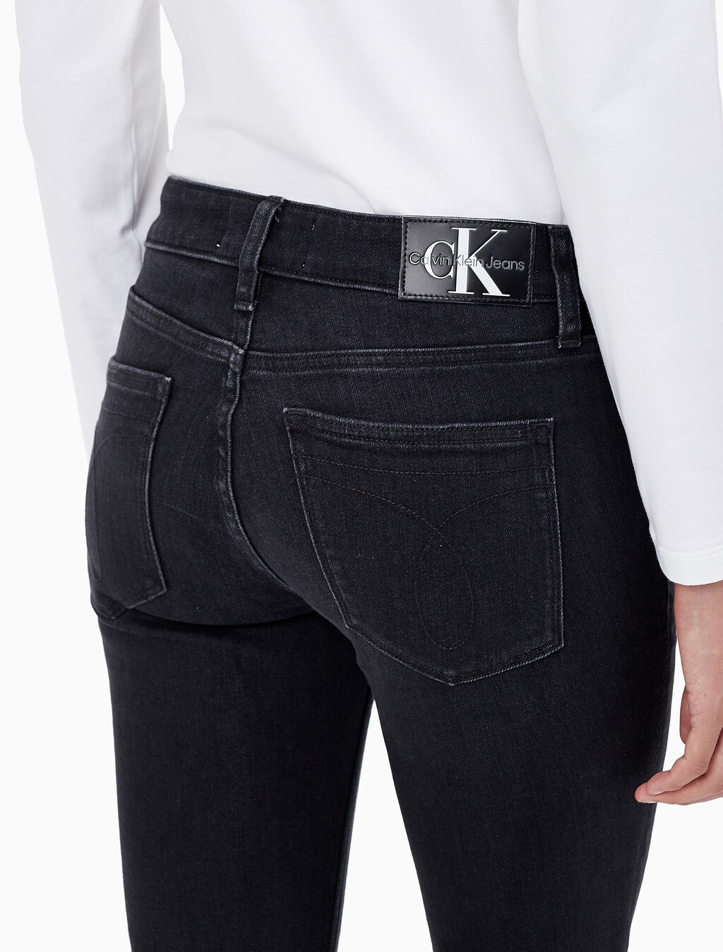 Buy 여성 바디핏 5 포켓 앵클 블랙 데님 in color WASHED BLACK LOGO LACE