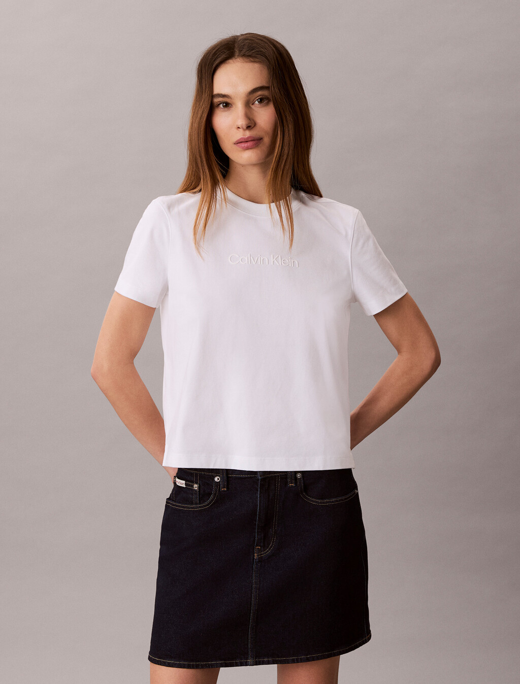 Buy 여성 쿨링 저지 릴렉스드 티 in color BRIGHT WHITE