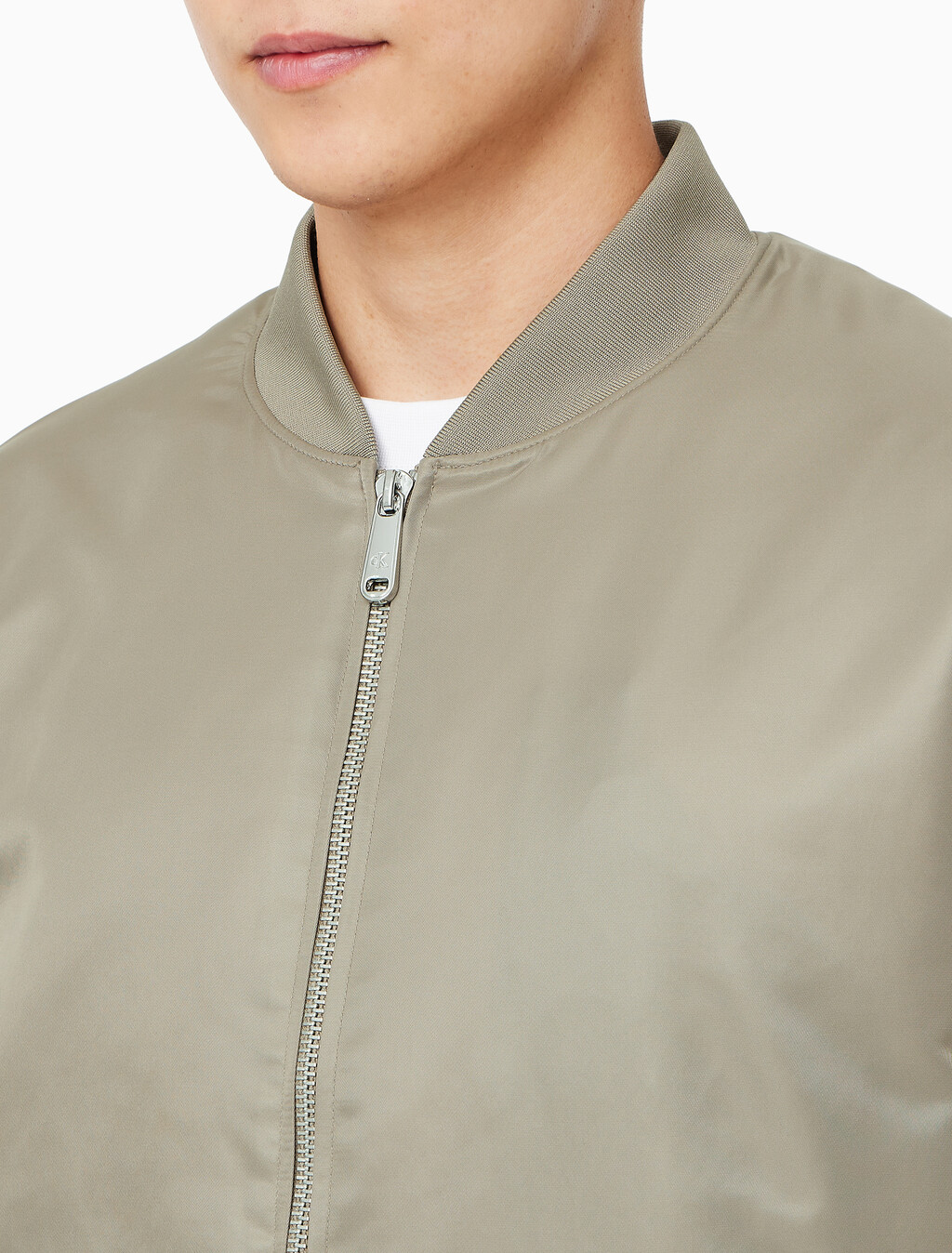 Buy 남성 히어로 봄버 자켓 in color KHAKI