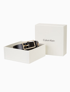 Buy 여성 스퀘어 버클 cK 로고 루프 25mm 벨트 in color Black