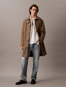 Buy 남성 레귤러핏 히어로 모노그램 로고 반팔 티셔츠 in color BRILLIANT WHITE