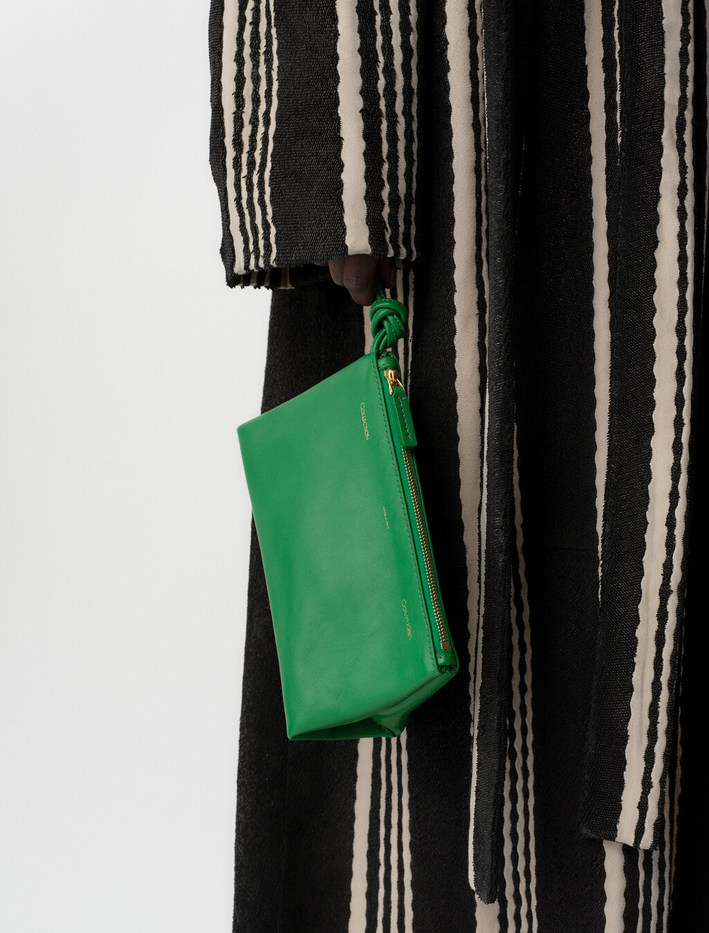 Buy ESSENTIAL CASE in color FERN GREEN