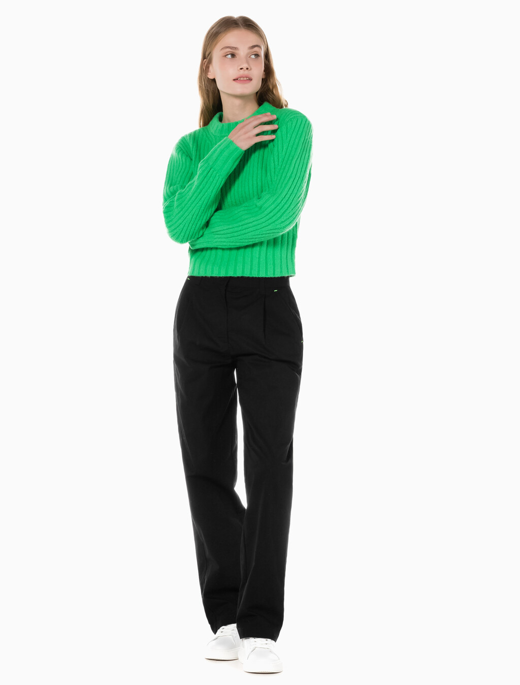 Buy 여성 폴드 반드 치노 팬츠 in color CK BLACK