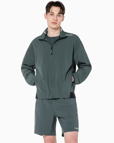 Buy 남성 리플렉티브 로고 레귤러 핏 윈드 재킷 in color URBAN CHIC