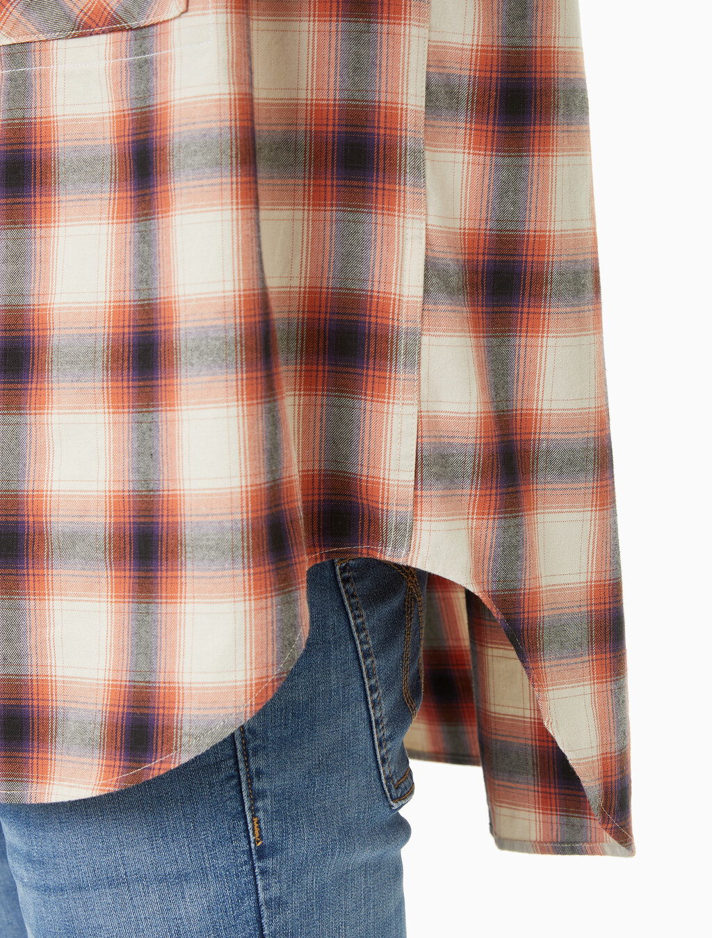 Buy 남성 유틸리티 포켓 체크셔츠 in color BLUR FLORAL_BLACK