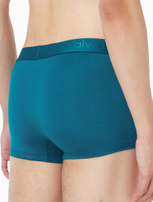 Buy 남성 CK 블랙 마이크로파이버 트렁크 in color TEAL MARINE