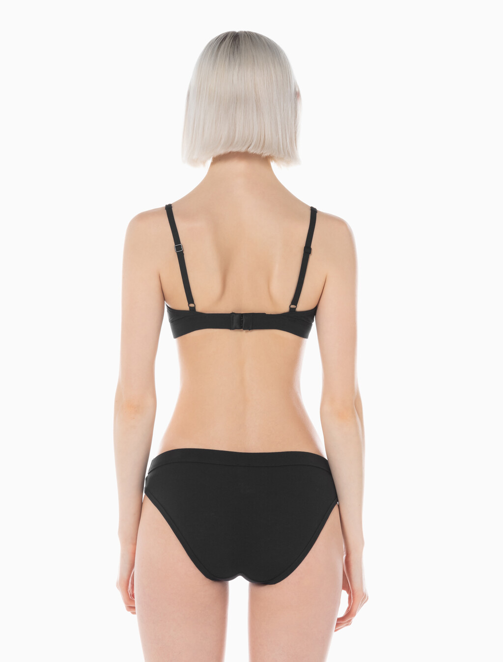 Buy 여성 클래식 컴포트 트라이앵글 브라 (H&E) in color BLACK