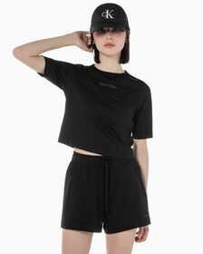 Buy 여성 박시 핏 에센셜 기능성 반팔 티셔츠 in color BLACK
