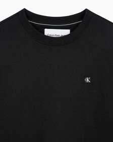 Buy 남성 레귤러핏 CK 뱃지 로고 기모 스웨트셔츠 in color CK BLACK