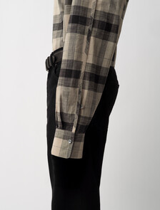 Buy TYSON MENS WOVEN in color BLACK