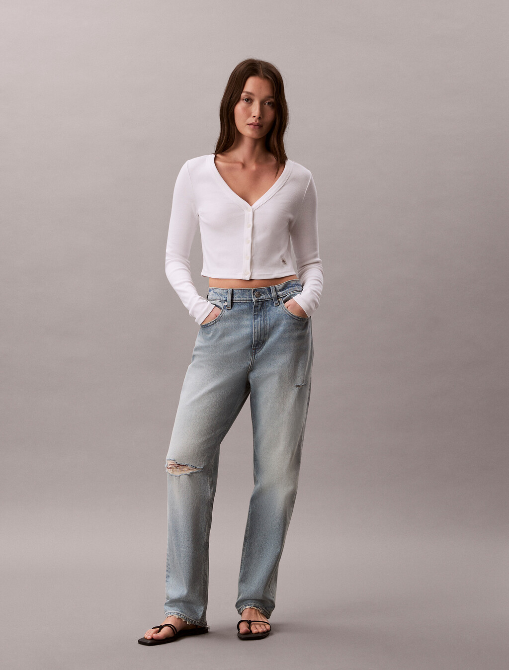 Buy 여성 우븐라벨 베이비립 가디건 in color BRIGHT WHITE