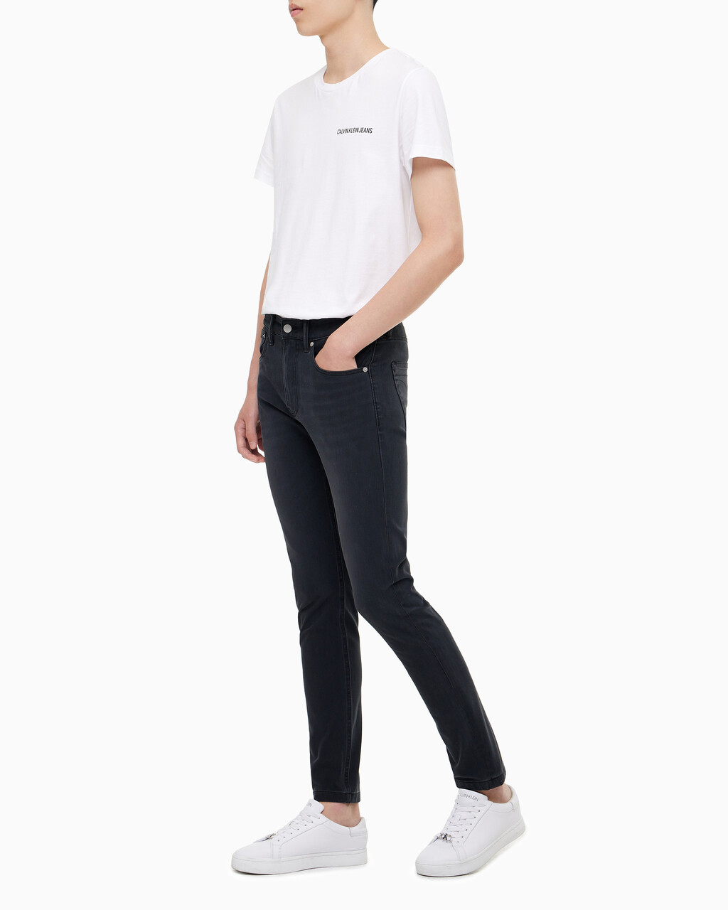 Buy 남성 모던 테이퍼핏 블랙 얼티밋 스트레치 데님 in color WASHED BLACK LOGO LACE