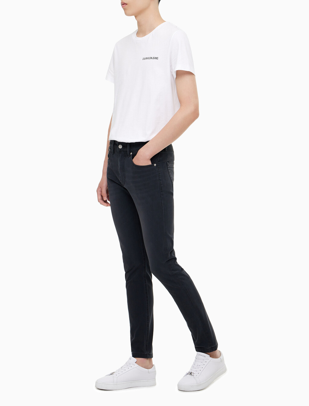 Buy 남성 모던 테이퍼핏 블랙 얼티밋 스트레치 데님 in color WASHED BLACK LOGO LACE