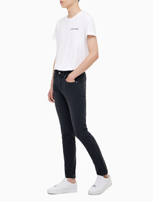 Buy 남성 모던 테이퍼핏 블랙 얼티밋 스트레치 데님 in color WASHED BLACK LOGO LACE