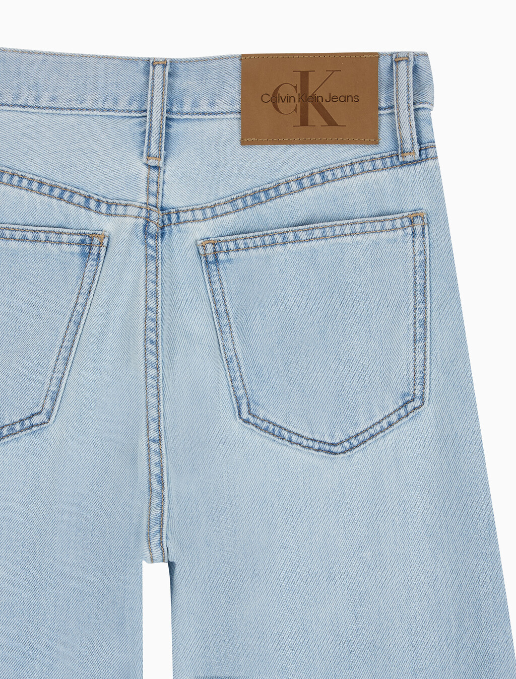Buy 여성 하이라이즈 와이드핏 라이트블루 37.5 라이트웨이트 스플릿 데님 in color CHALKY BLUE