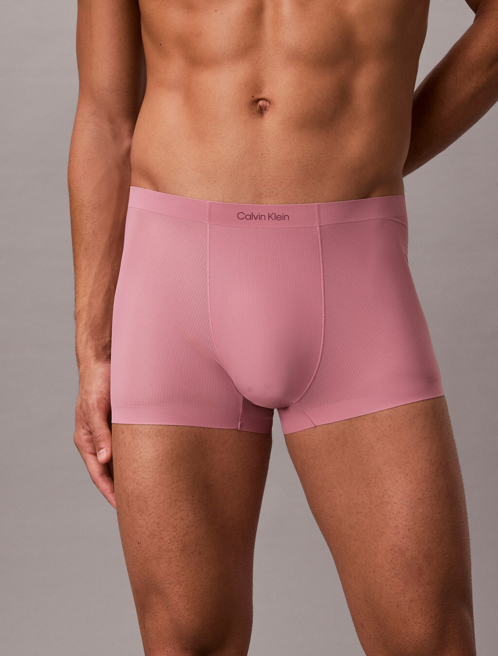 Buy 남성 CK 블랙 인비져블 메쉬 트렁크 in color PINK