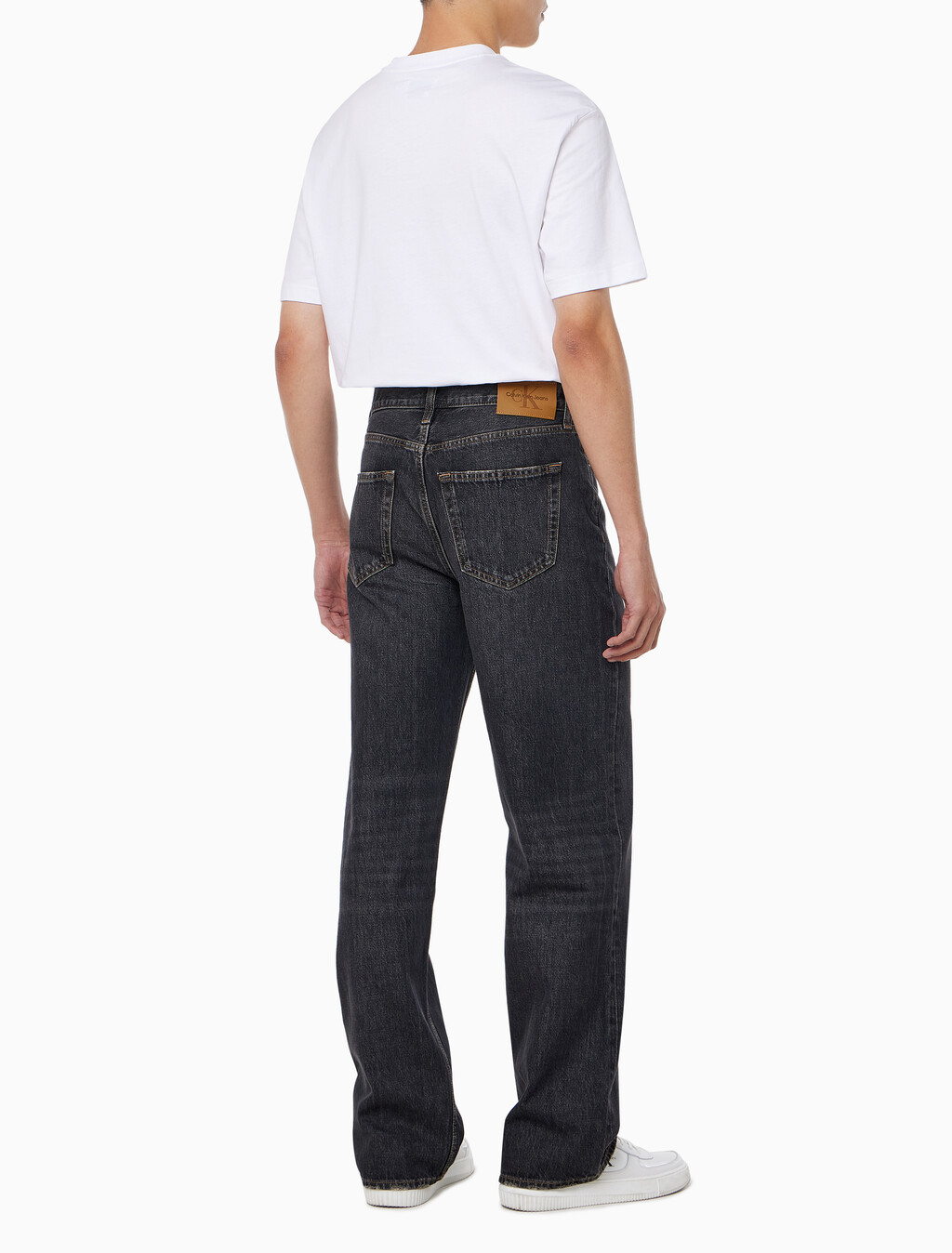 Buy 남성 배기핏 블랙 스모크 데님 in color WASHED BLACK