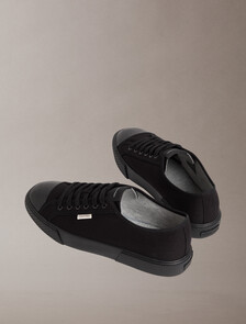 Buy 남성 알바로 레이스업 캔버스 스니커즈 in color BLACK