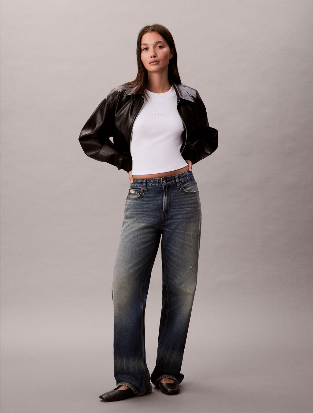 Buy 여성 L/S 모노그램 베이비 티셔츠 in color BRILLIANT WHITE