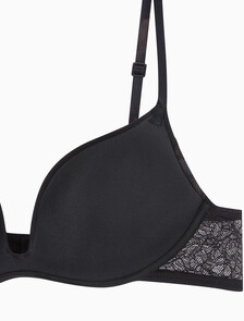 Buy 여성 CK 블랙 그래픽 레이스 AF 푸쉬업 브라 in color BLACK