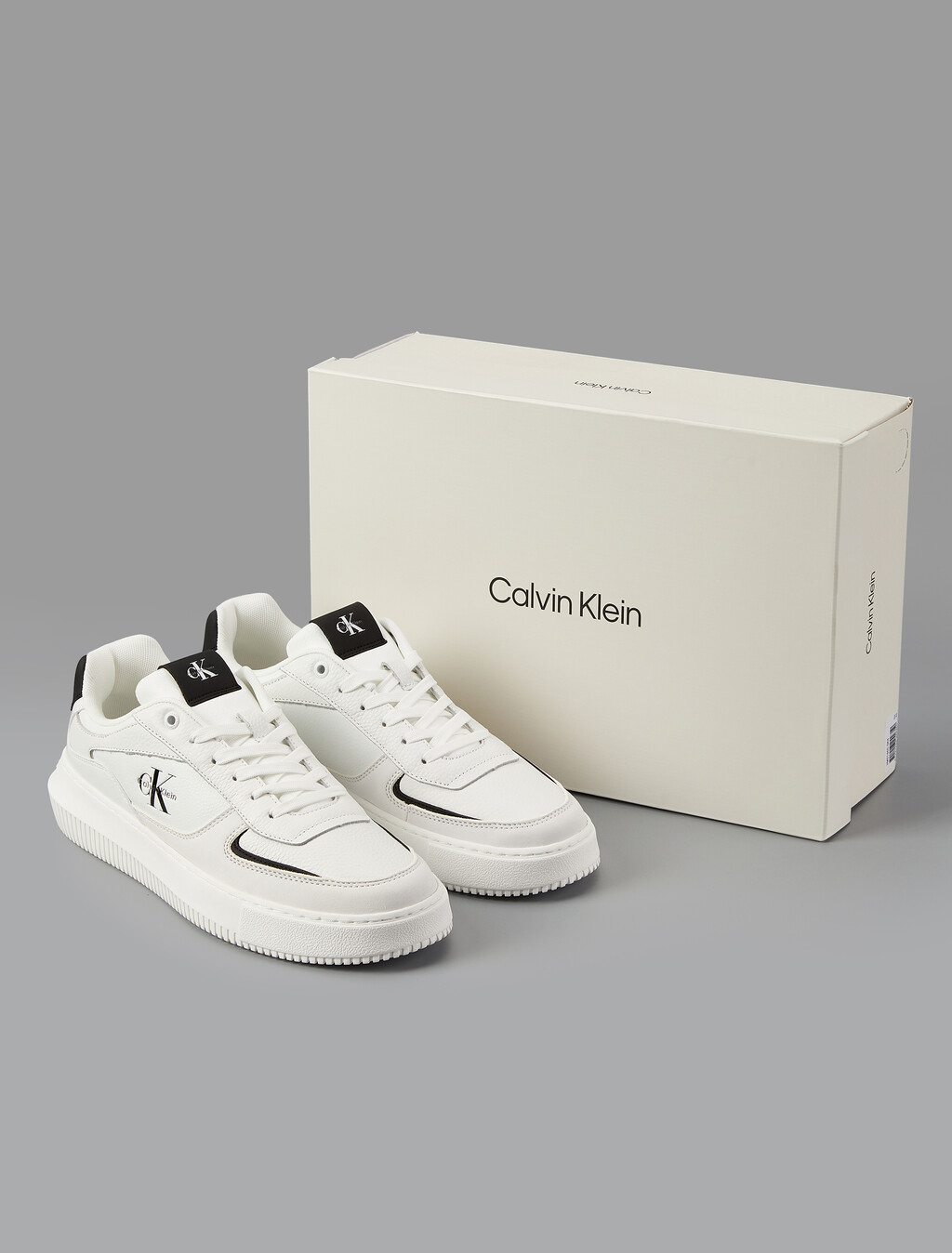 Buy 남성 말모메타 청키 컵솔 레더 in color WHITE