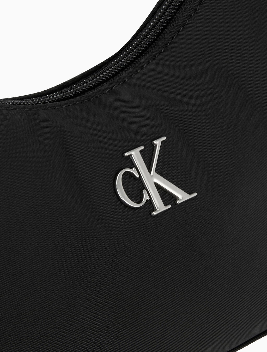 Buy 여성 CKJ 슬릭 숄더 백 in color BLACK