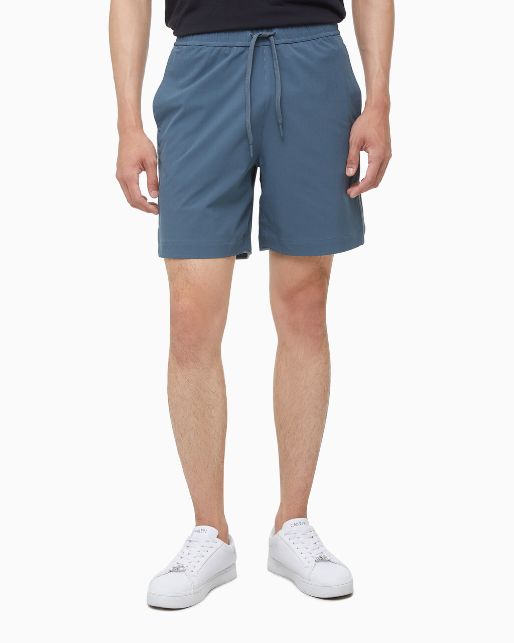 Buy 남성 레귤러핏 우븐 쇼츠 in color OCEAN TEAL/ BLK