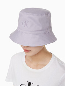 Buy 여성 CKJ 아카이브 버킷햇 in color LAVENDER