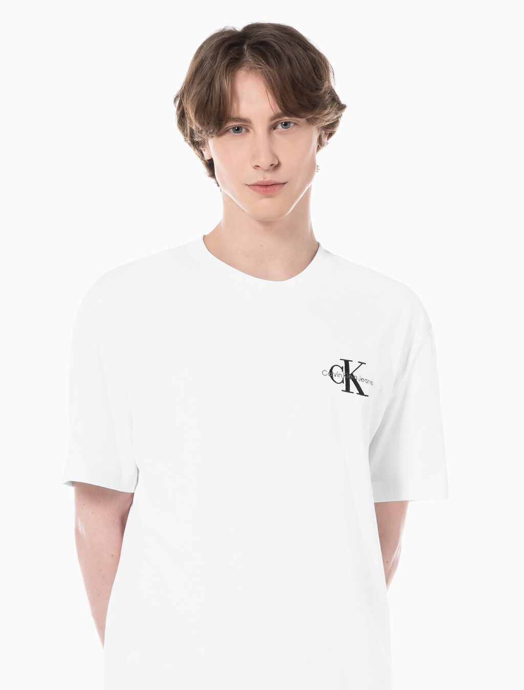 Buy 남성 릴렉스핏 엠보싱 로고 반팔 티셔츠 in color BRIGHT WHITE
