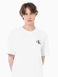 Buy 남성 릴렉스핏 엠보싱 로고 반팔 티셔츠 in color BRIGHT WHITE