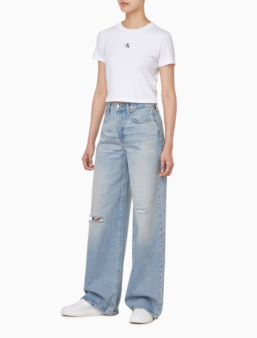 Buy 여성 와이드 레그핏 미드 미드 블루 데님 in color MID BLUE