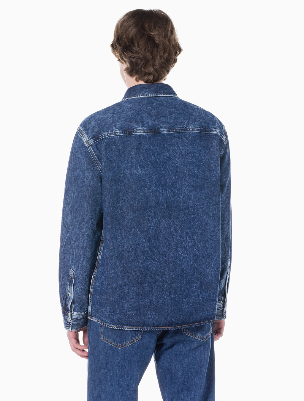 Buy 남성 릴렉스핏 유틸리티 데님 셔츠 in color MID BLUE BACK EMBRO
