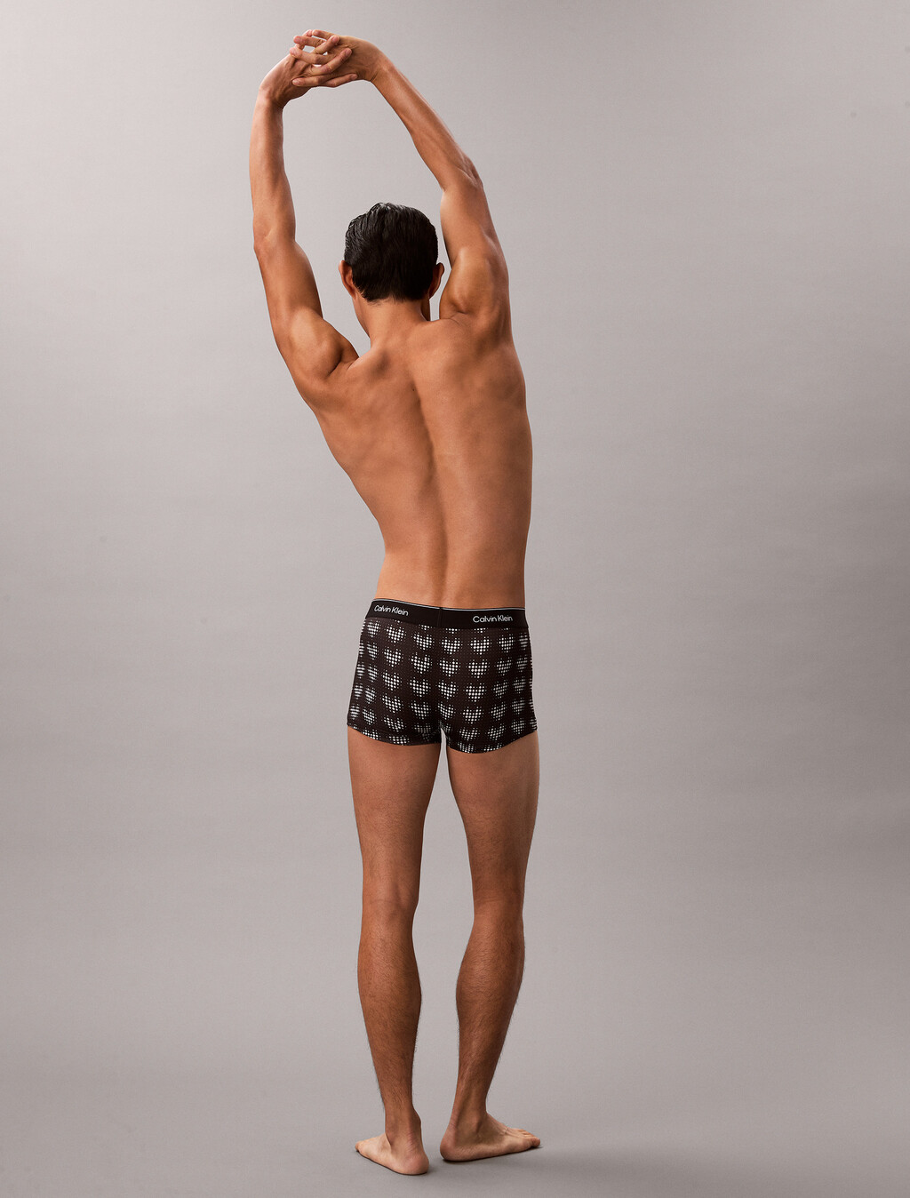 Buy 남성 아이콘 마이크로 스트레치 - VDAY 로우 라이즈 트렁크 in color BLACK PRINT