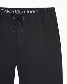 Buy 남성 슬림핏 드로코드 치노 팬츠 in color CK BLACK