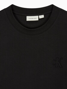 Buy 남성 릴렉스핏 CK 인터락 반팔 티셔츠 in color CK BLACK