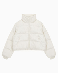 Buy 여성 글로시 디터쳐블 크롭 다운 푸퍼 in color WHITE