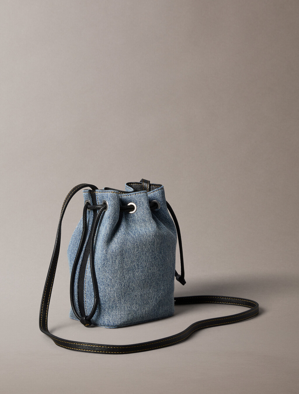 Buy 여성 CK 데님 미니 버킷 크로스바디 in color DENIM