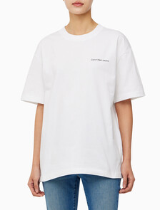 Buy 남녀공용 릴렉스핏 로고 반팔 티셔츠 in color BRIGHT WHITE